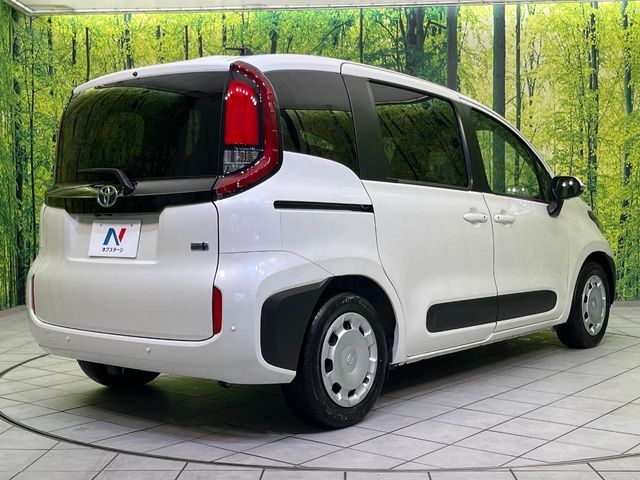TOYOTA SIENTA HYBRID 2024 Image 31
