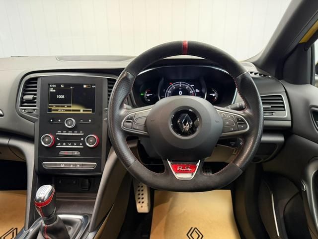 RENAULT MEGANE HATCH 2020 Image 31