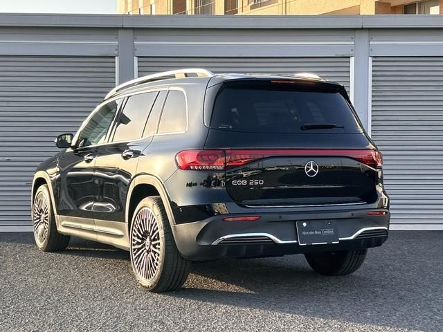 MERCEDES BENZ EQB 2023 Image 31