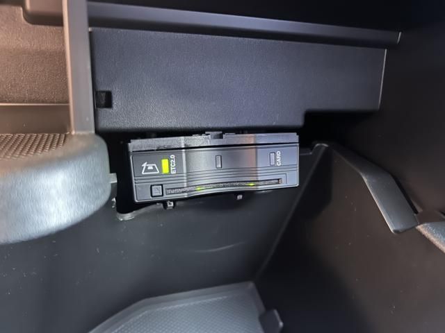 MERCEDES BENZ EQB 2023 Image 31