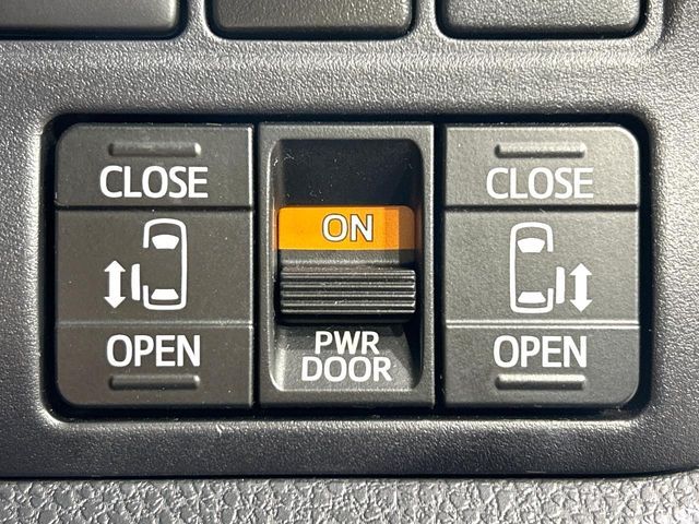 TOYOTA VOXY 2021 Image 31