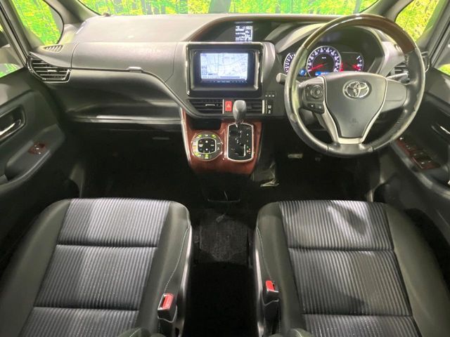 TOYOTA VOXY 2017 Image 31