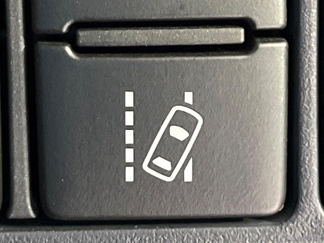 TOYOTA VOXY 2017 Image 31