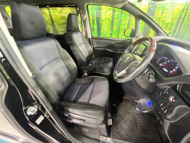 TOYOTA VOXY 2017 Image 31