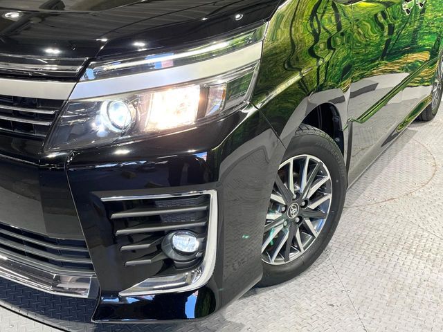 TOYOTA VOXY 2017 Image 31