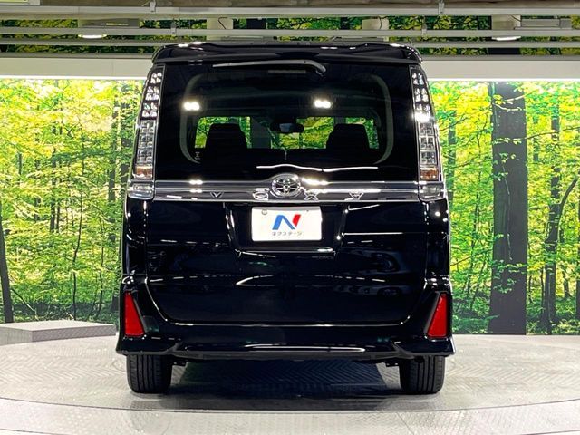 TOYOTA VOXY 2017 Image 31