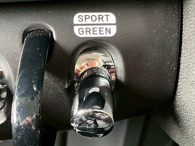 BMW MINI COOPER SD 5DOOR 2019 Image 31