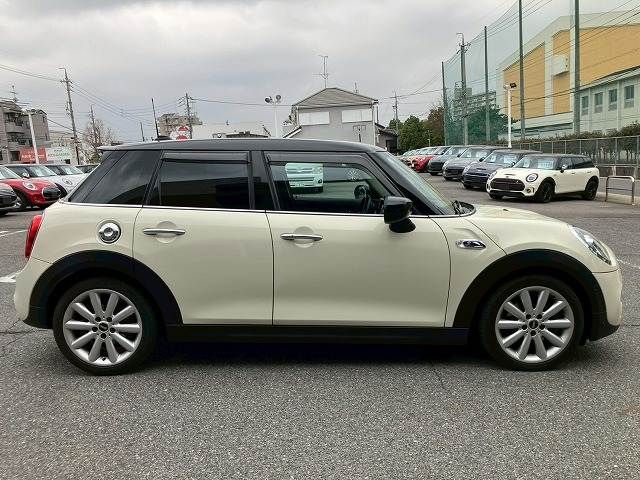 BMW MINI COOPER SD 5DOOR 2019 Image 31