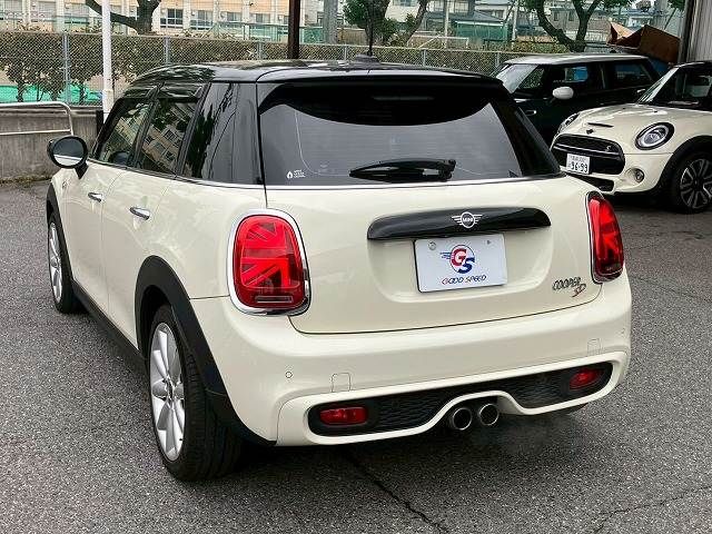 BMW MINI COOPER SD 5DOOR 2019 Image 31