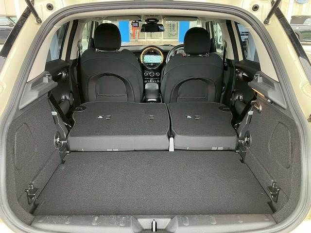 BMW MINI COOPER SD 5DOOR 2019 Image 31