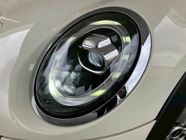 BMW MINI COOPER SD 5DOOR 2019 Image 31