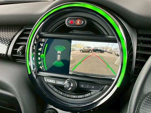 BMW MINI COOPER SD 5DOOR 2019 Image 31