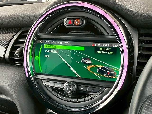 BMW MINI COOPER SD 5DOOR 2019 Image 31