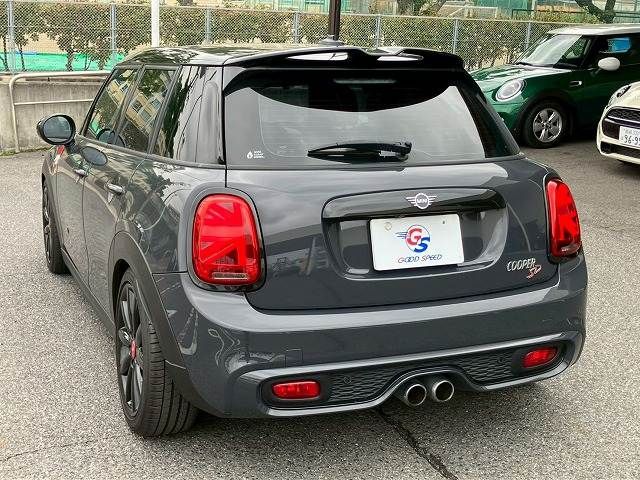 BMW MINI COOPER SD 5DOOR 2019 Image 31