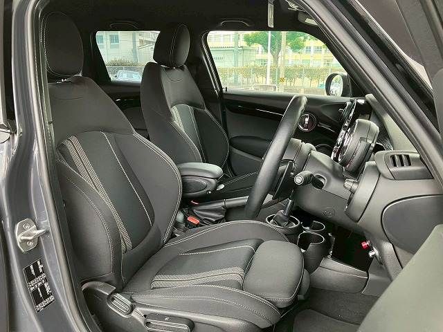 BMW MINI COOPER SD 5DOOR 2019 Image 31