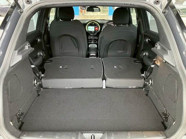 BMW MINI COOPER SD 5DOOR 2019 Image 31