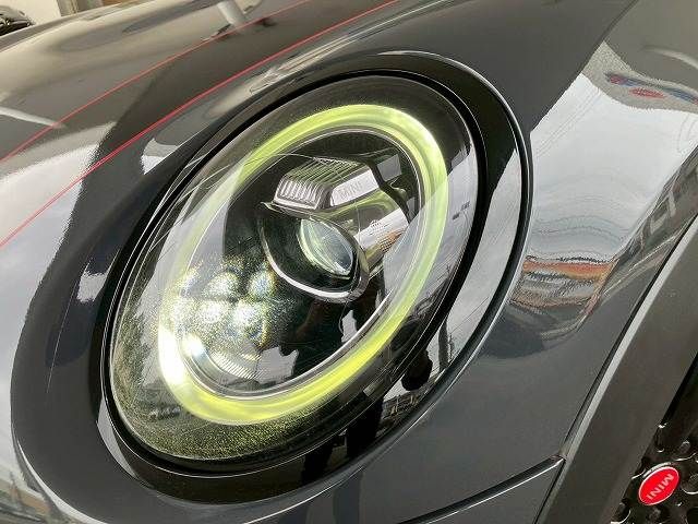 BMW MINI COOPER SD 5DOOR 2019 Image 31