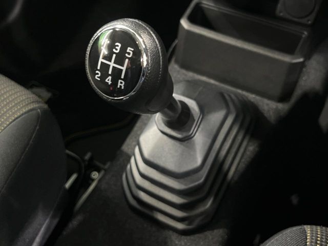 SUZUKI JIMNY 4WD 2023 Image 31