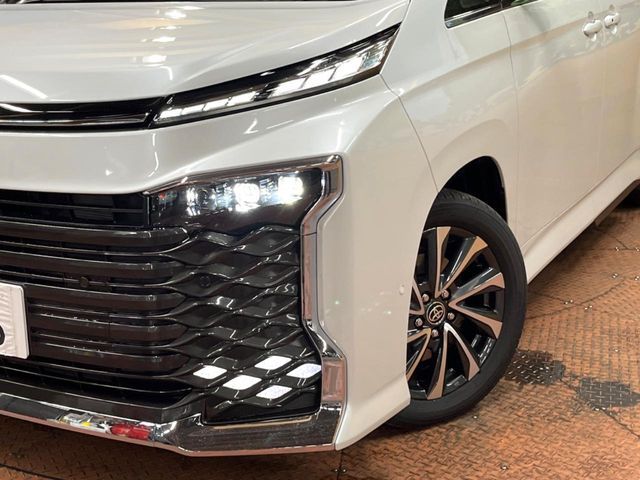 TOYOTA VOXY HYBRID 2026 Image 31