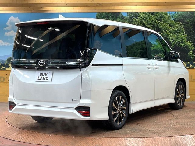TOYOTA VOXY HYBRID 2026 Image 31