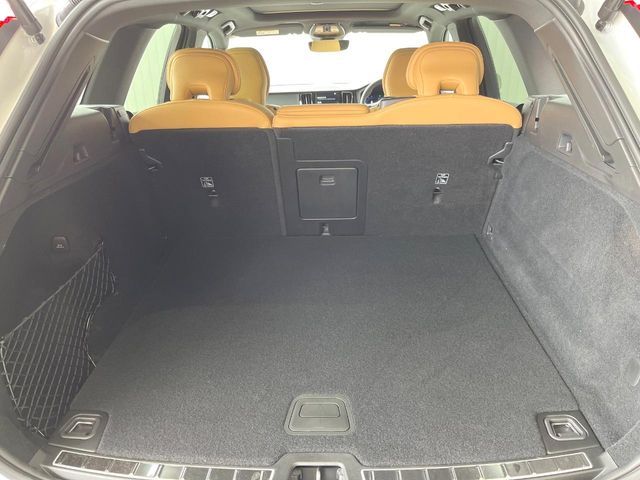 VOLVO XC60 2023 Image 31
