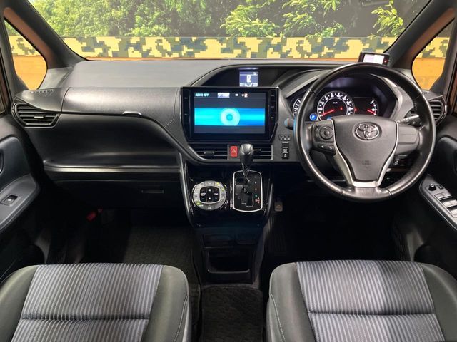 TOYOTA VOXY 2016 Image 31