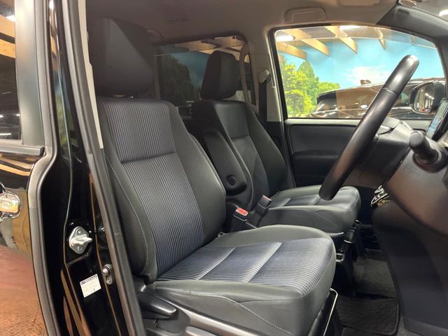 TOYOTA VOXY 2016 Image 31