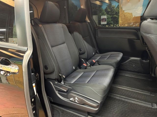 TOYOTA VOXY 2016 Image 31