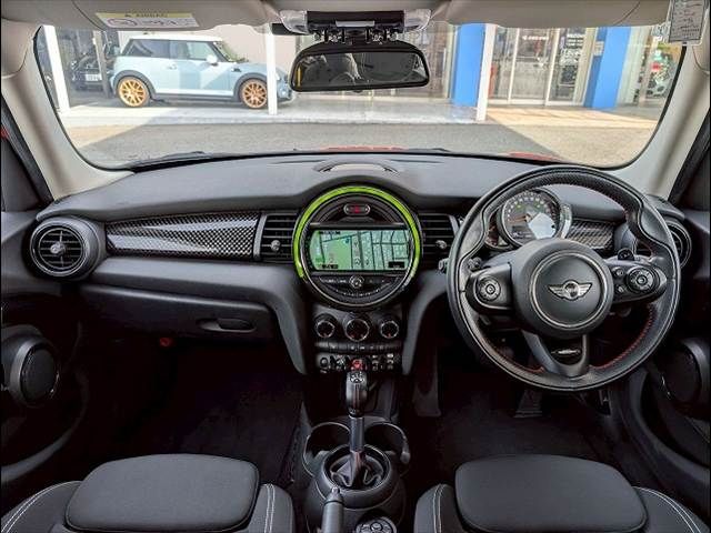 BMW MINI COOPER SD 5 2017 Image 31