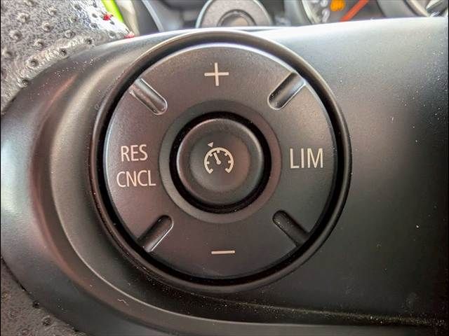 BMW MINI COOPER SD 5 2017 Image 31