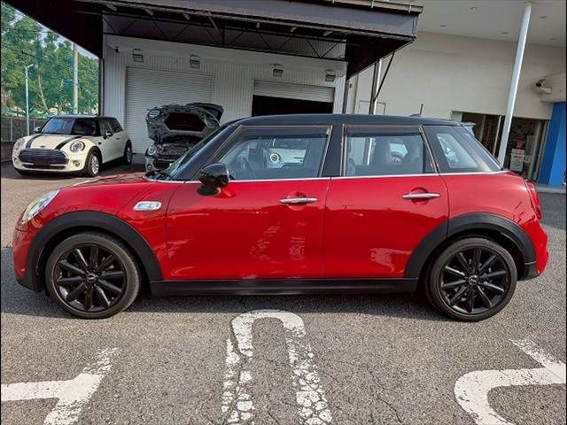 BMW MINI COOPER SD 5 2017 Image 31