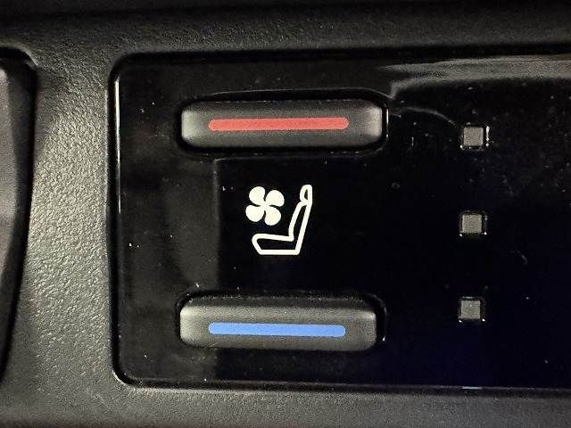 TOYOTA RAV4 4WD 2022 Image 31