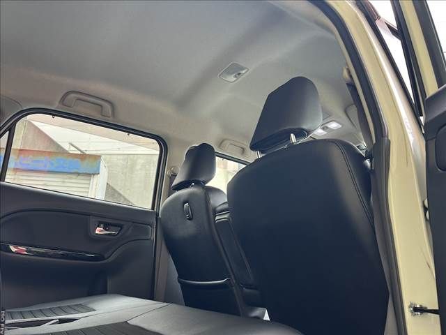 DAIHATSU CAST SPORT 2015 Image 31