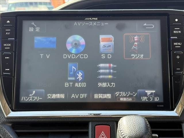 TOYOTA VOXY 2014 Image 31