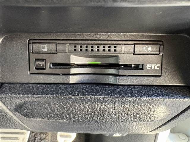 TOYOTA VOXY 2014 Image 31