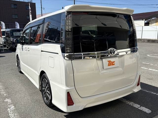 TOYOTA VOXY 2014 Image 31