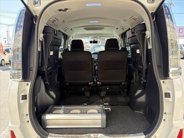 TOYOTA VOXY 2014 Image 31