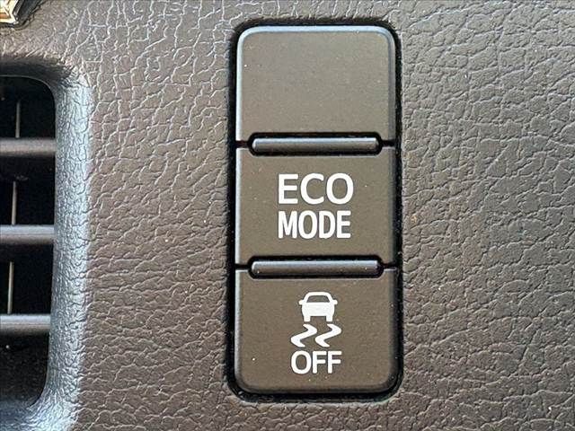 TOYOTA VOXY 2014 Image 31