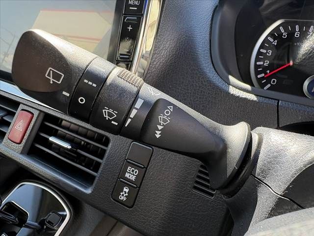 TOYOTA VOXY 2014 Image 31