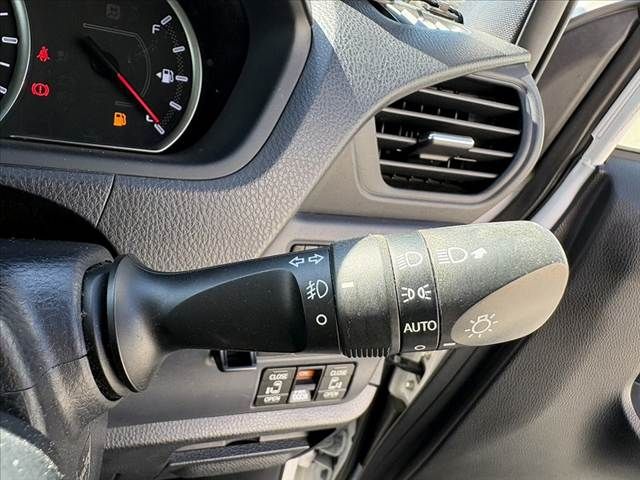 TOYOTA VOXY 2014 Image 31