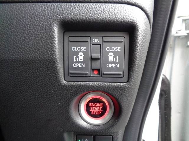 HONDA N BOX CUSTOM 2021 Image 31