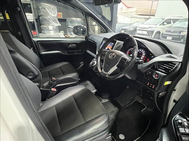 TOYOTA NOAH 2020 Image 31