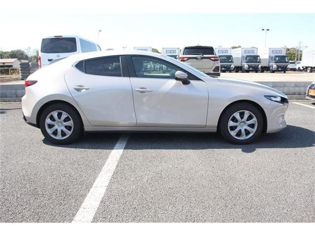 MAZDA 3 FASTBACK 2023 Image 31