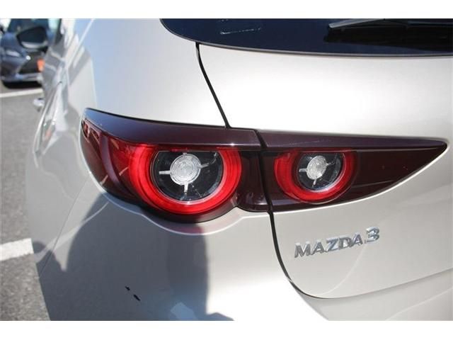 MAZDA 3 FASTBACK 2023 Image 31