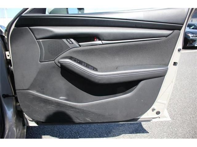 MAZDA 3 FASTBACK 2023 Image 31