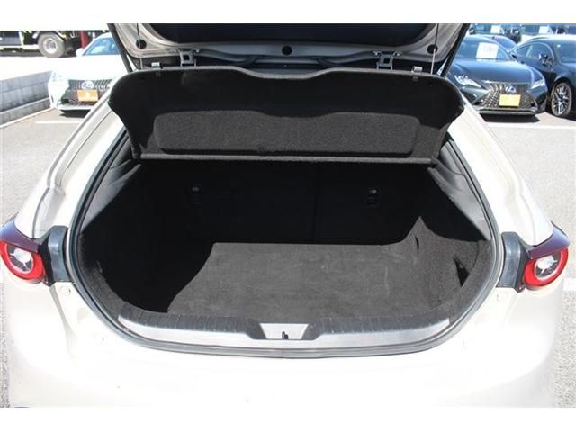 MAZDA 3 FASTBACK 2023 Image 31