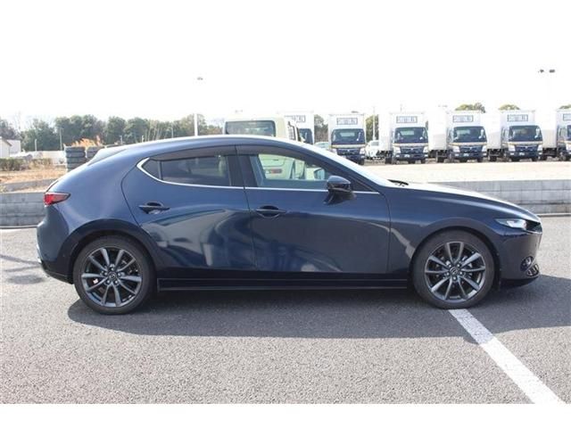 MAZDA 3 FASTBACK 2019 Image 31