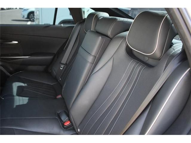 TOYOTA CROWN SEDAN HYBRID 2018 Image 31