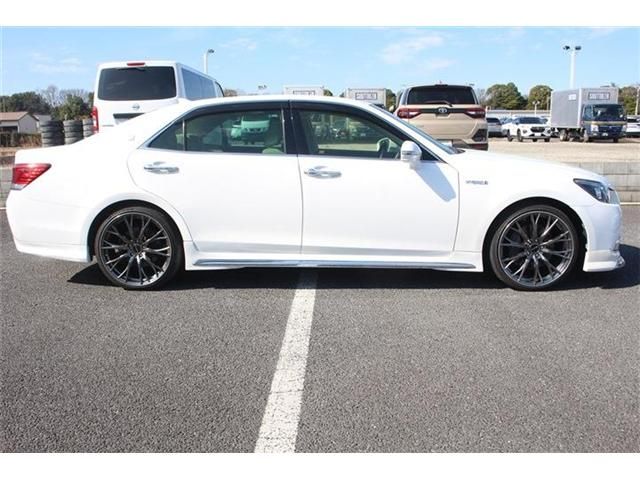 TOYOTA CROWN MAJESTA HYBRID 2013 Image 31