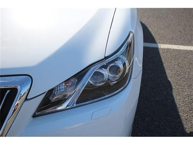 TOYOTA CROWN MAJESTA HYBRID 2013 Image 31